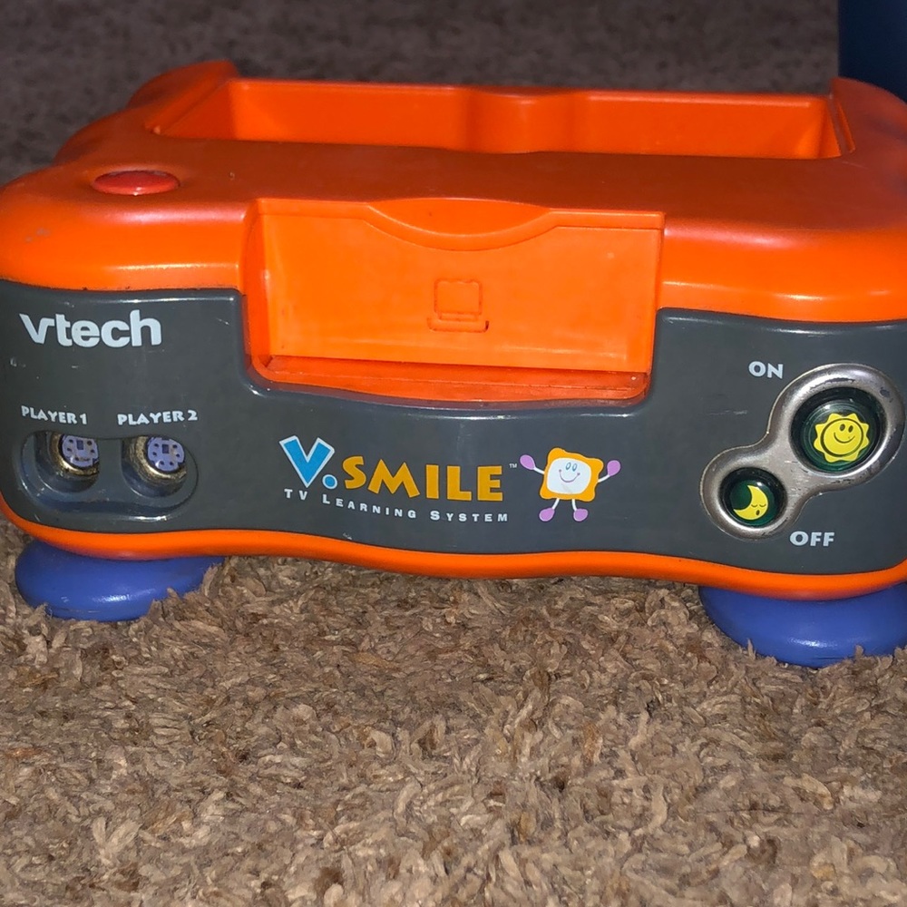 Vtech V.Smile TV Learning Console System 2004 with one game